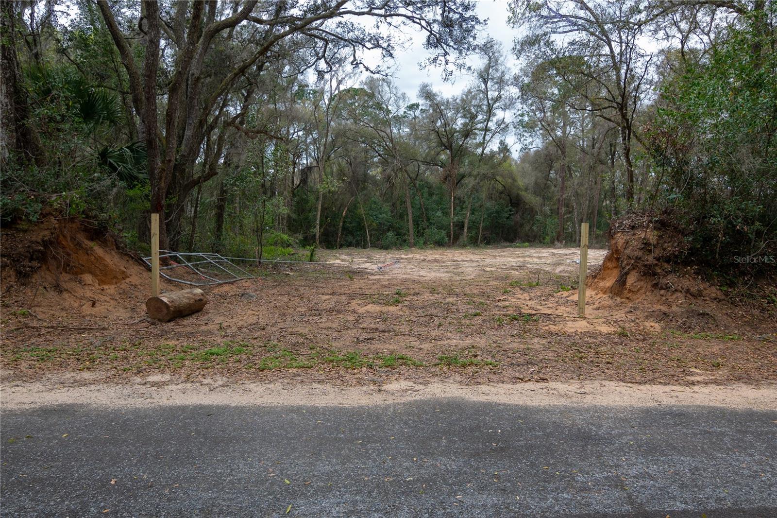 2874 & 2898 E Oakton Street