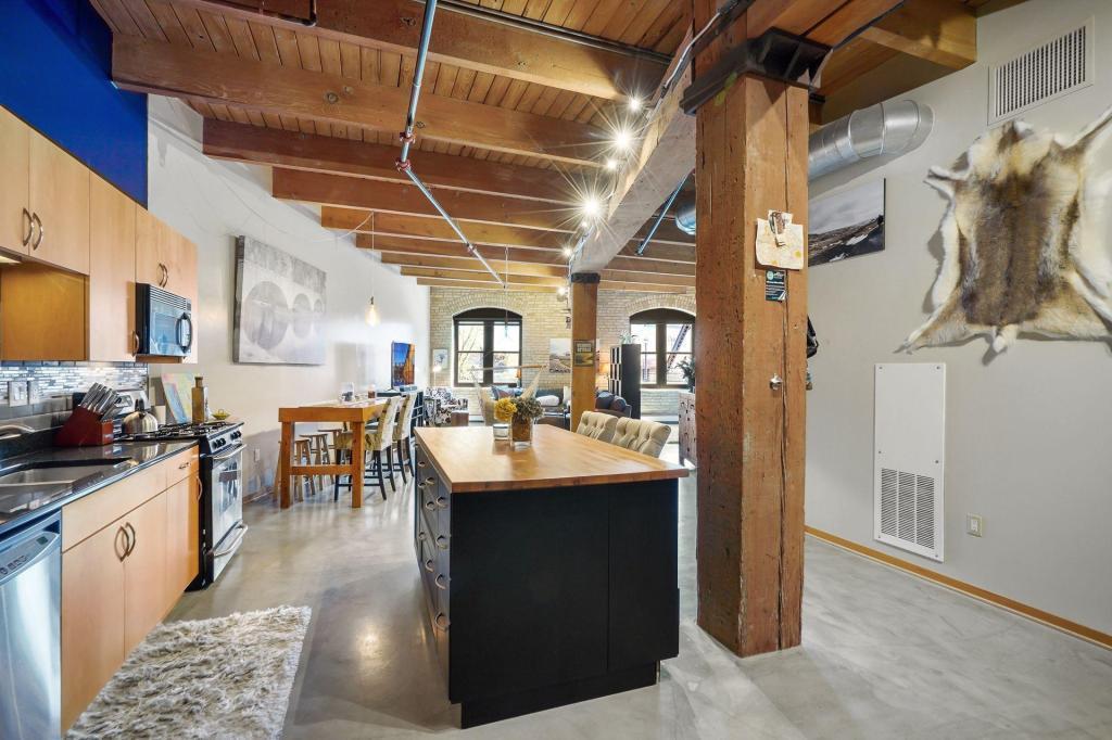 404 Washington Avenue N 104