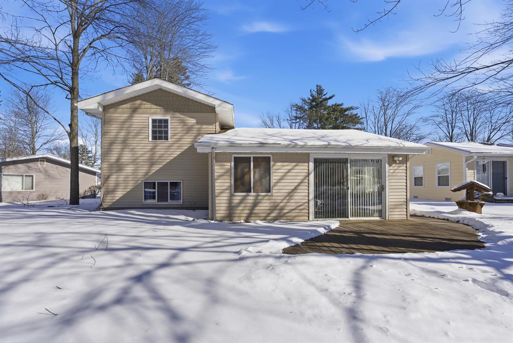 Gorgeous, spacious 4 bedroom tri-level that offers the perfect blend of tranquility and outdoor adventure, with direct access to a Wixom Lake canal (anticipated to return in 2027).