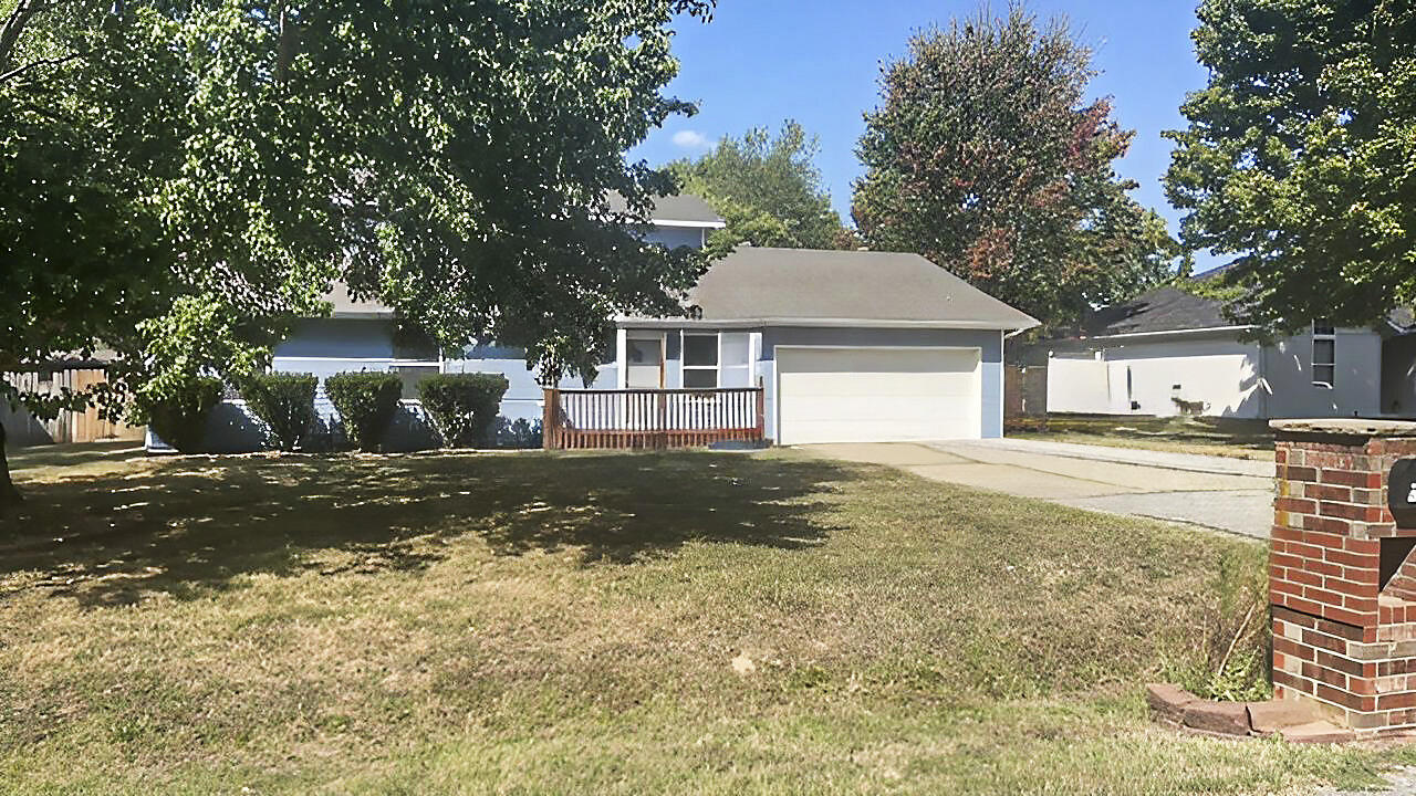 5807 S Iris Lane