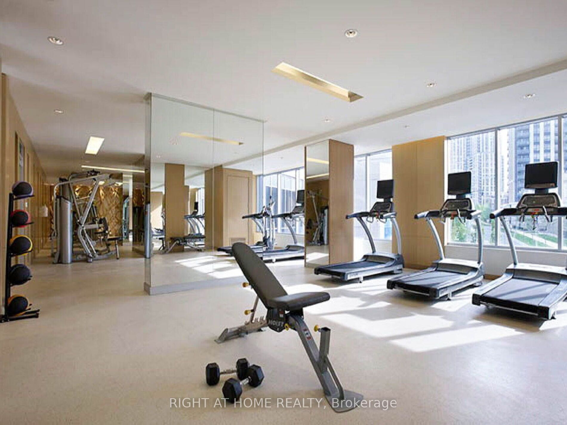 120 Harrison Garden Blvd 1311