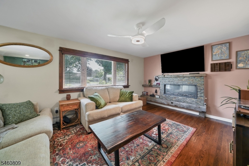 113 Carol Dr — photo 5 of 18