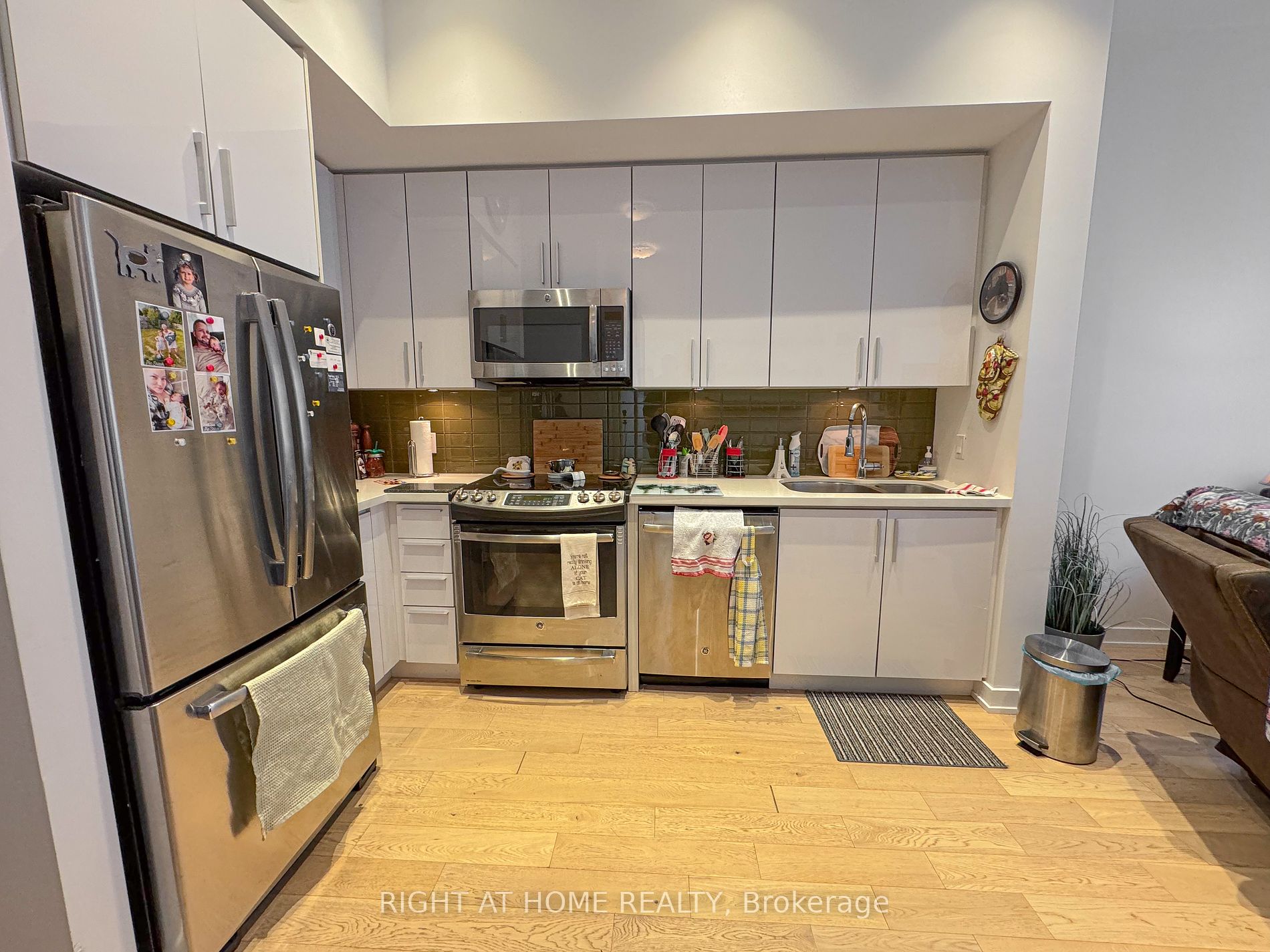 2212 W Lake Shore Blvd Ph06