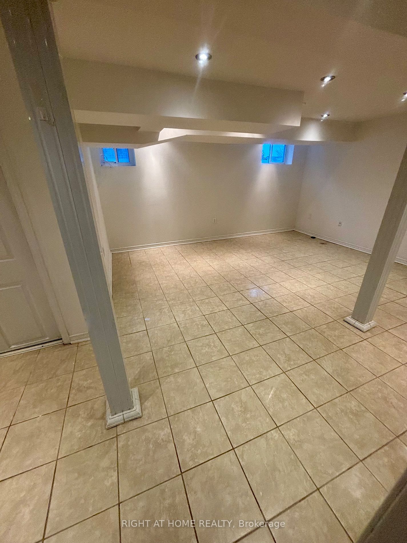 83 Cornwallis Dr