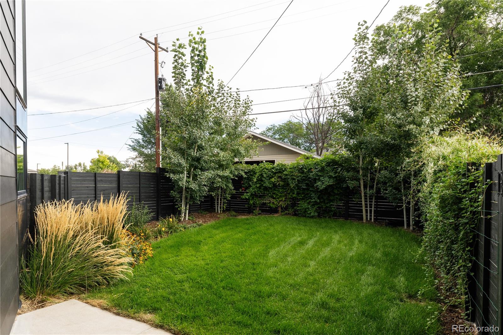 5916 S Sycamore Street