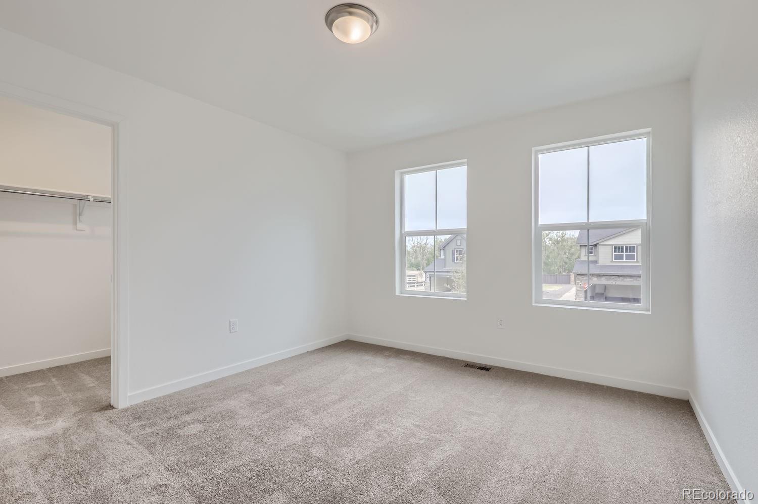 3914 N Picadilly Court