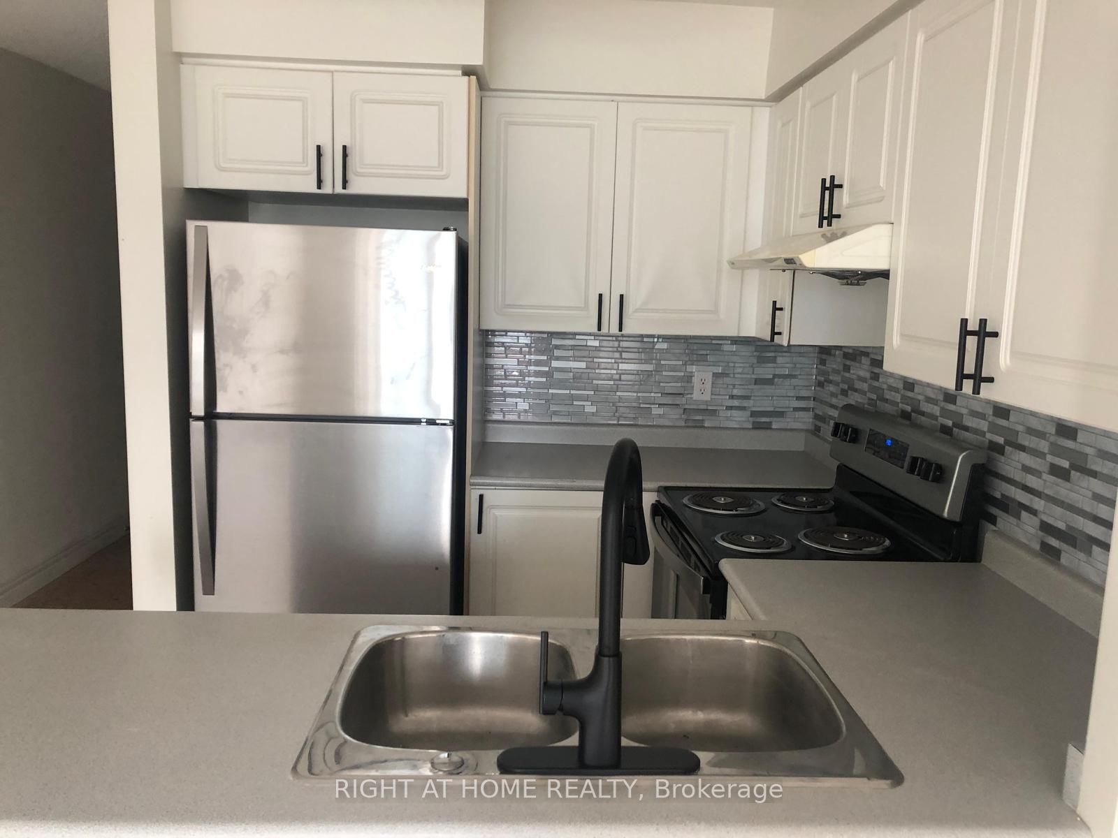 28 Empress Ave 1001