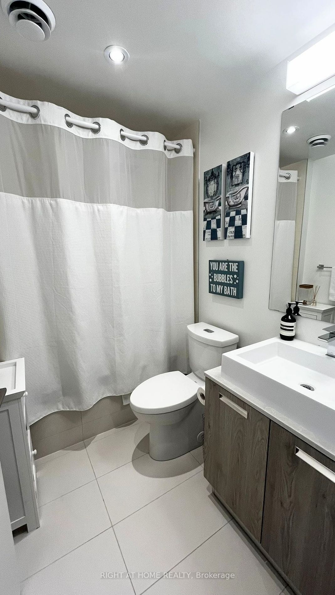 2A Church St 2211