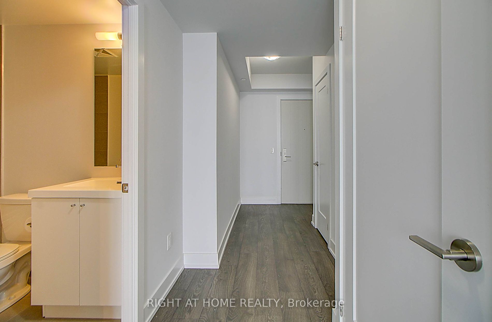 2550 N Simcoe St 2407