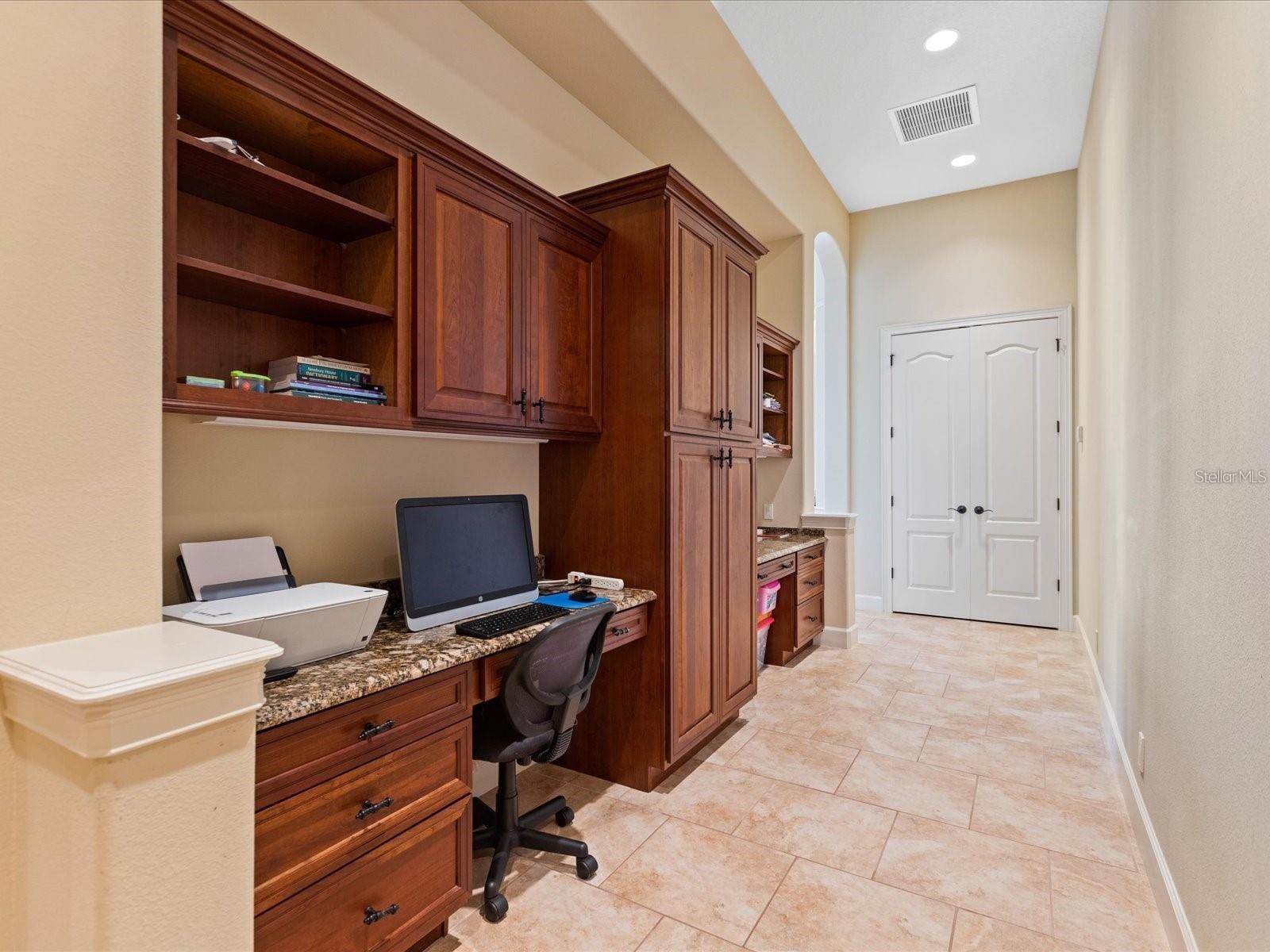 14616 Avenue Of The Rushes