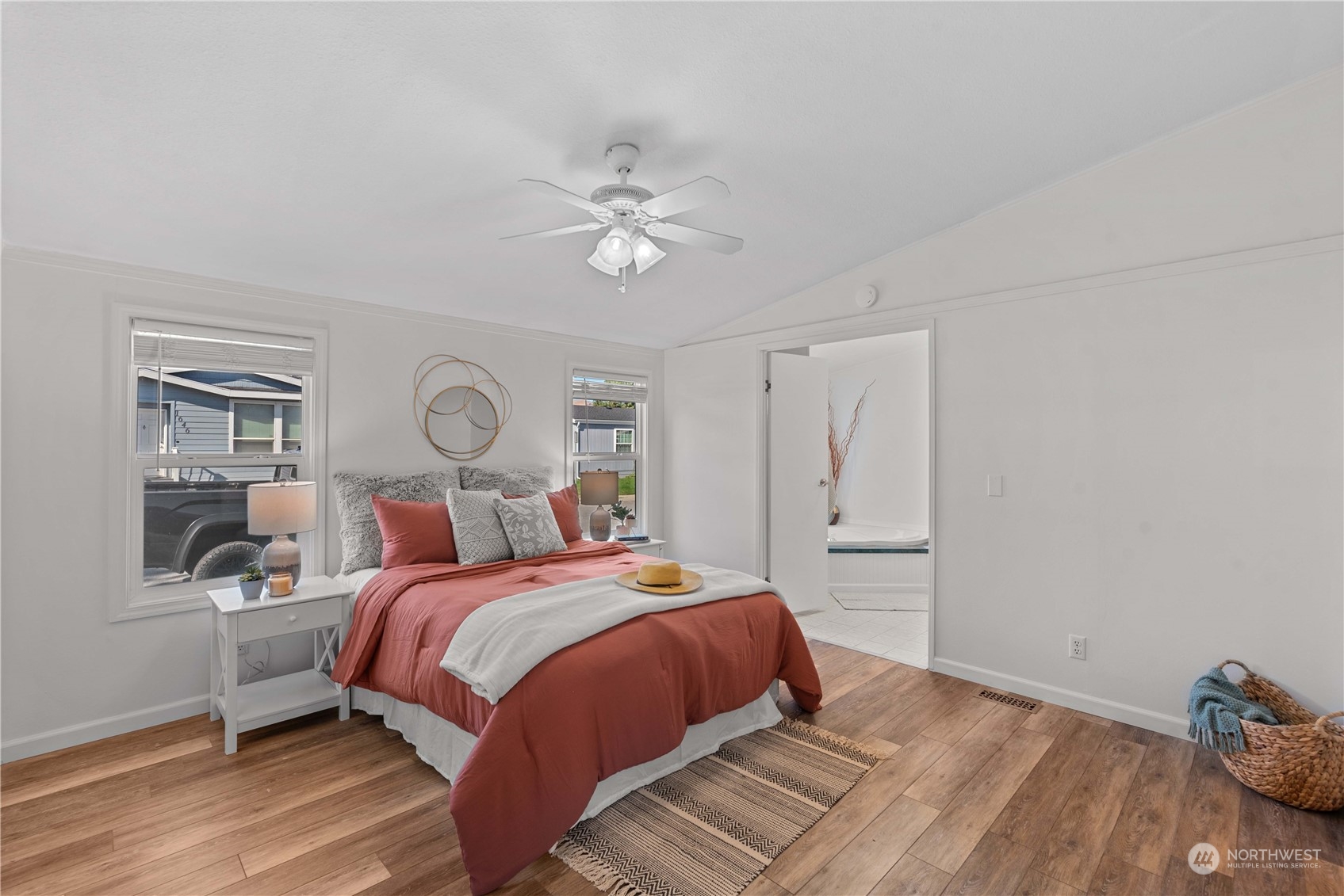 1643 Ridgeview Lane
