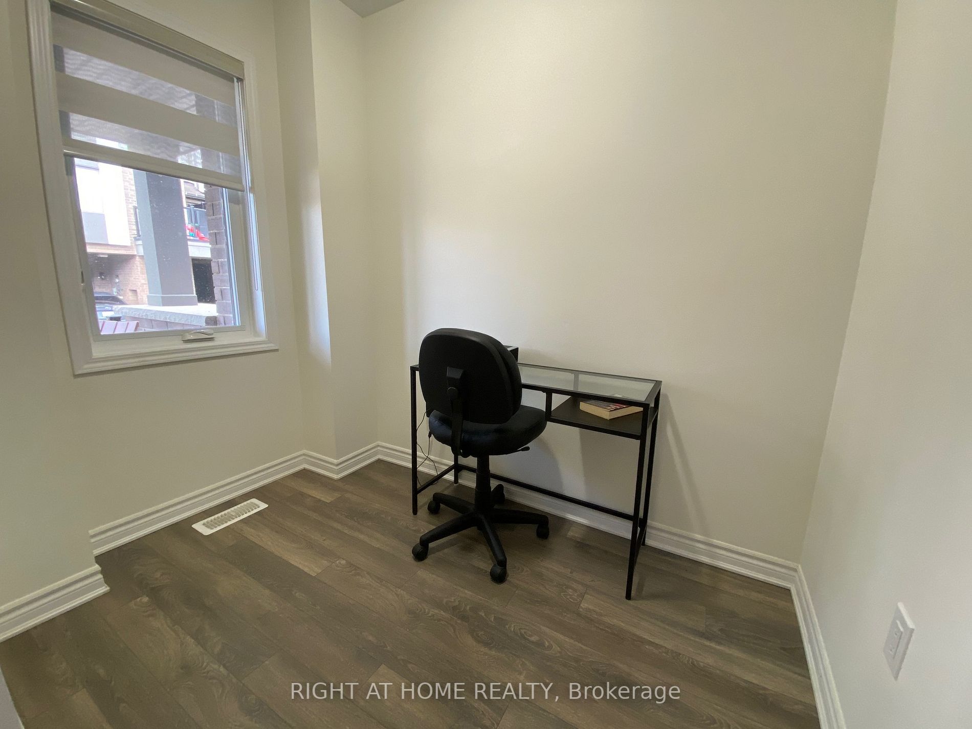 1125 Leger Way 25