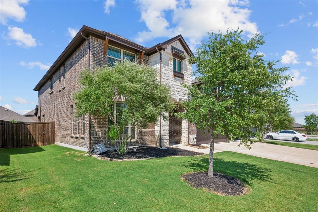 1417 Stoneleigh Place