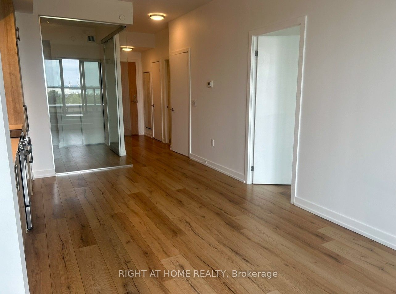 1195 The Queensway 704