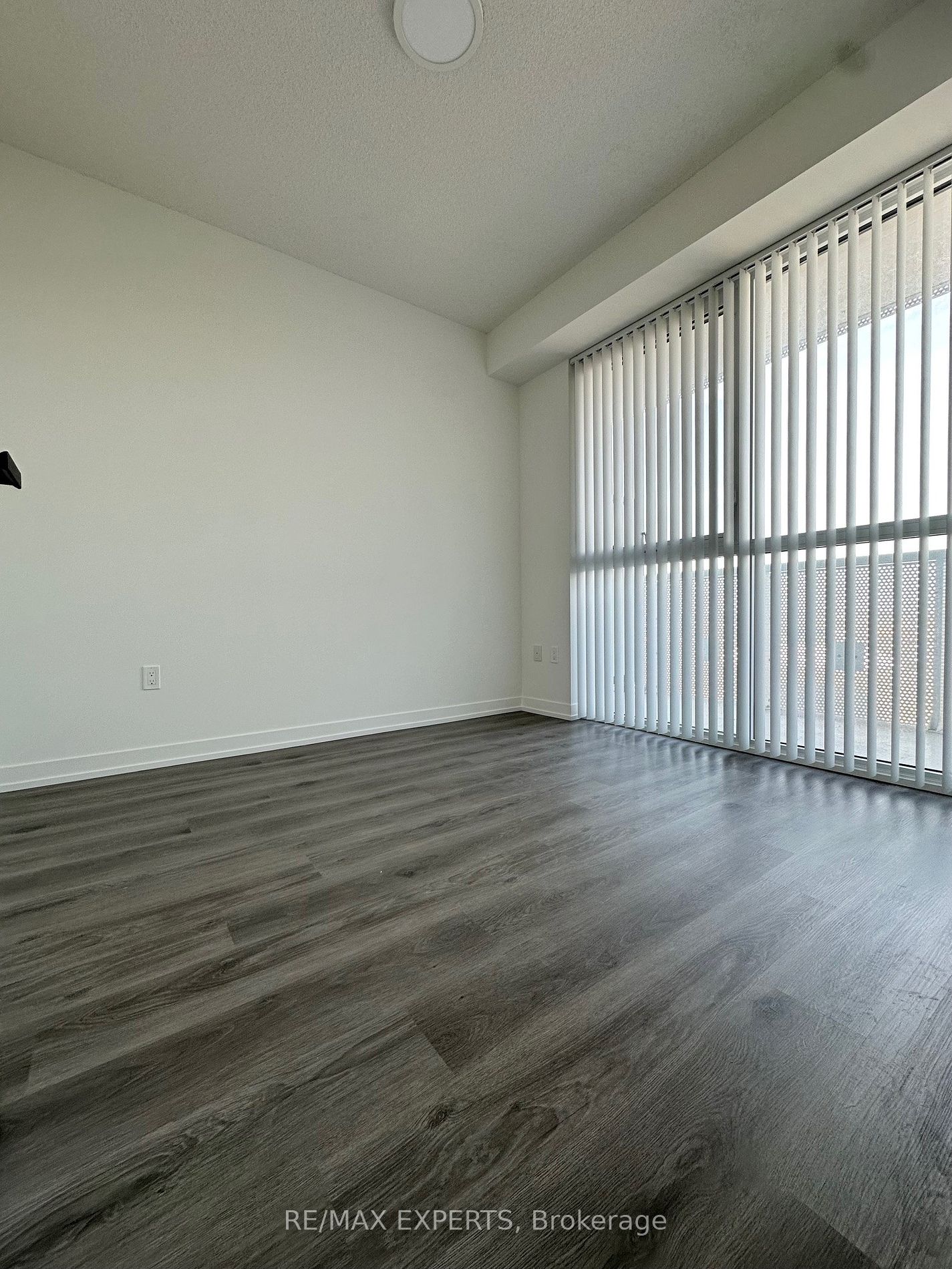 225 Commerce St 1010