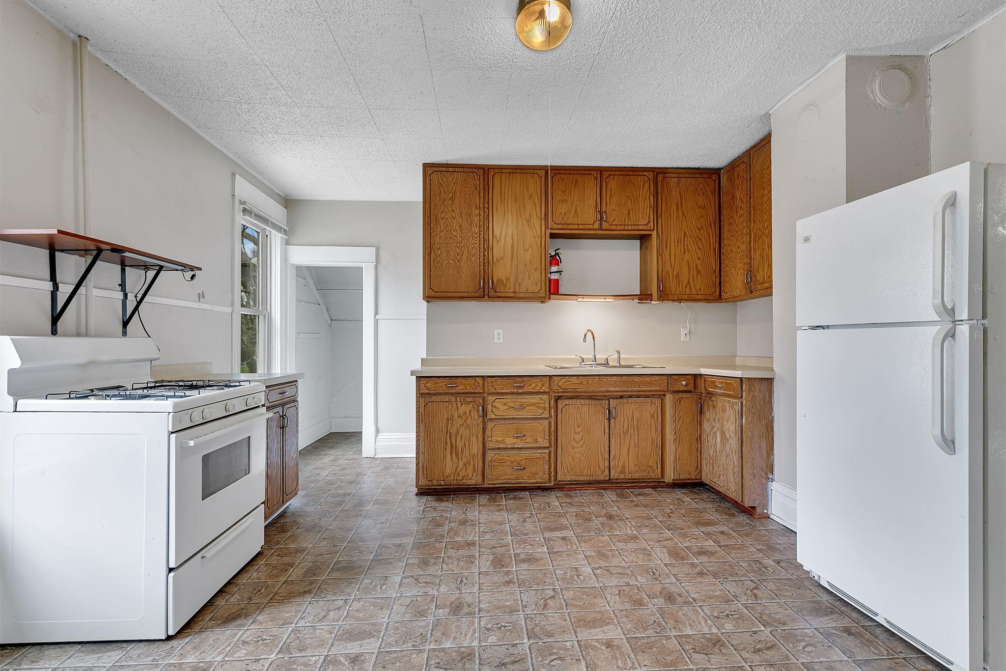 215 3rd Avenue NE