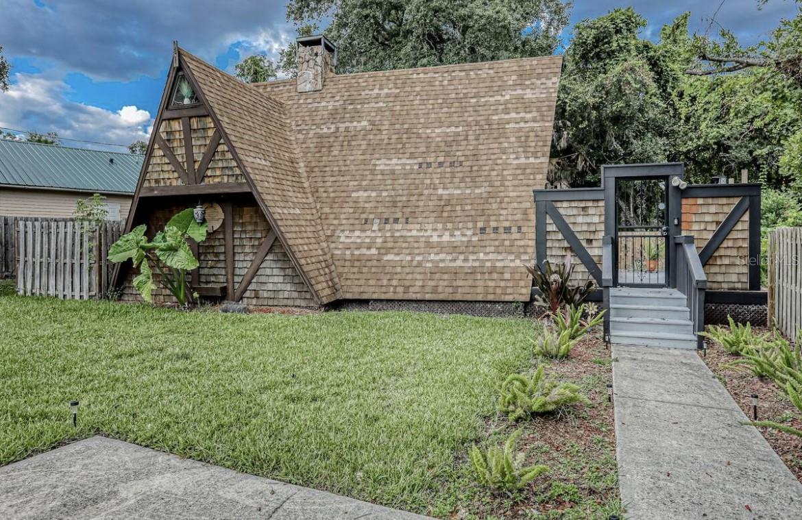 9607 N Connechusett Road