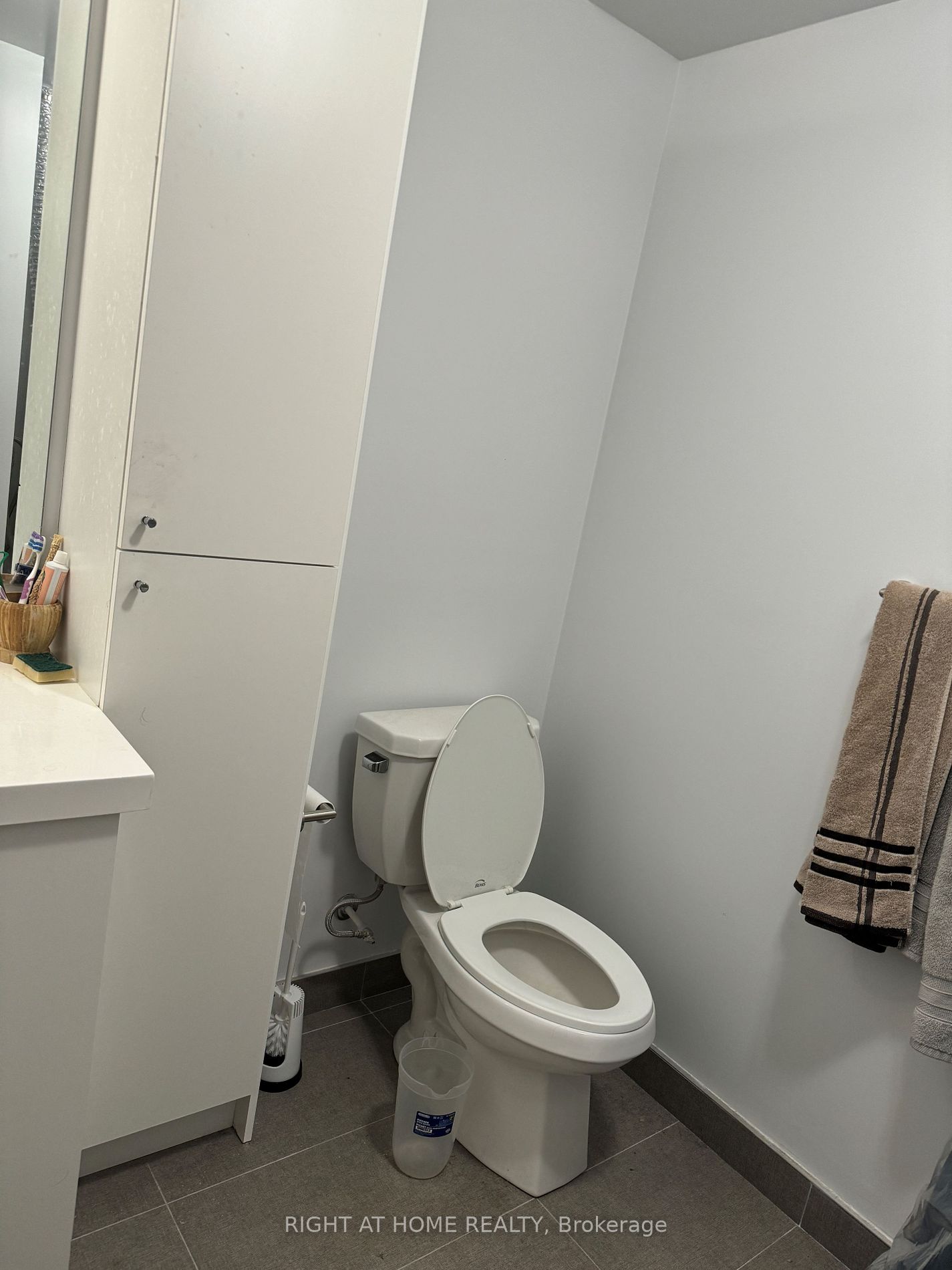2550 Simcoe St N St 2403