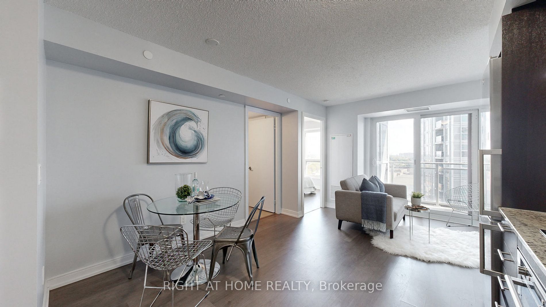 255 Village Green Sq 1210