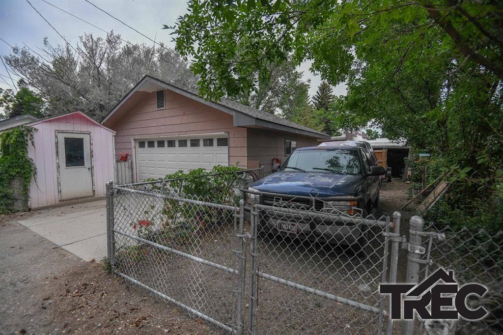 908 Canyon Ave