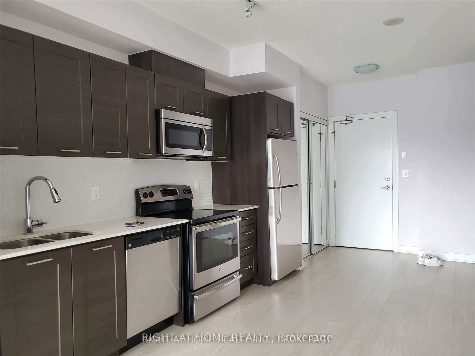 20 Bruyeres Mews 1207