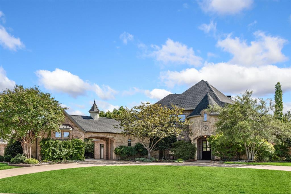 3305 Clubview Drive