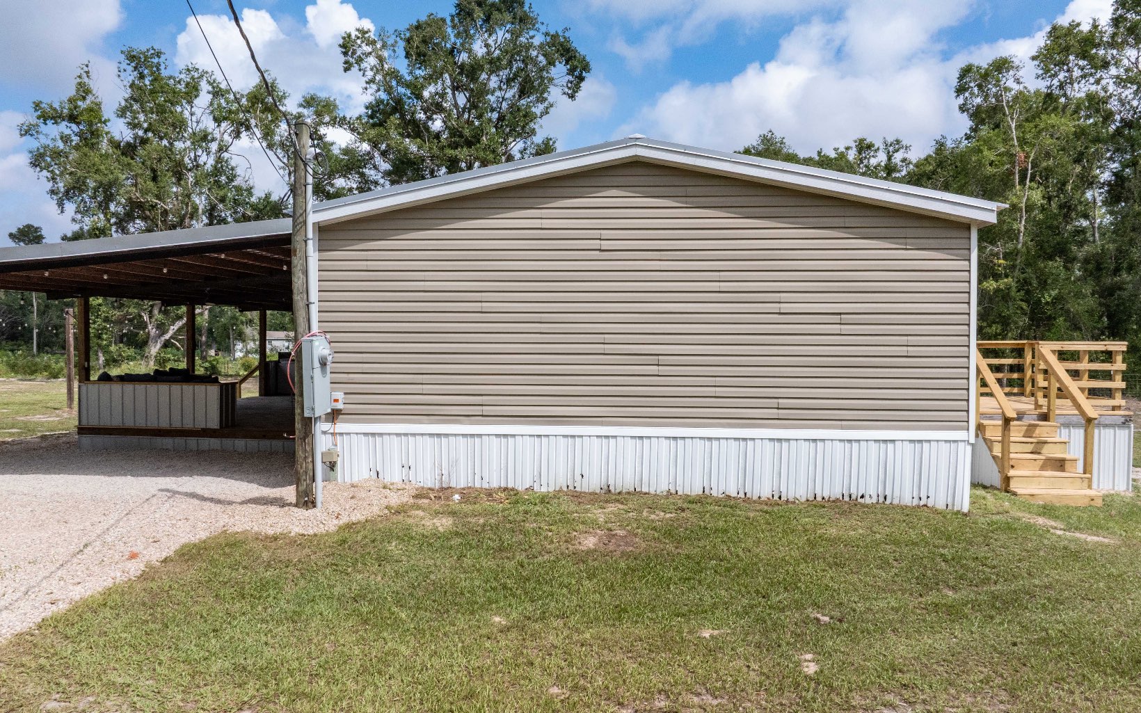 1935 NE Shady Oaks Rd