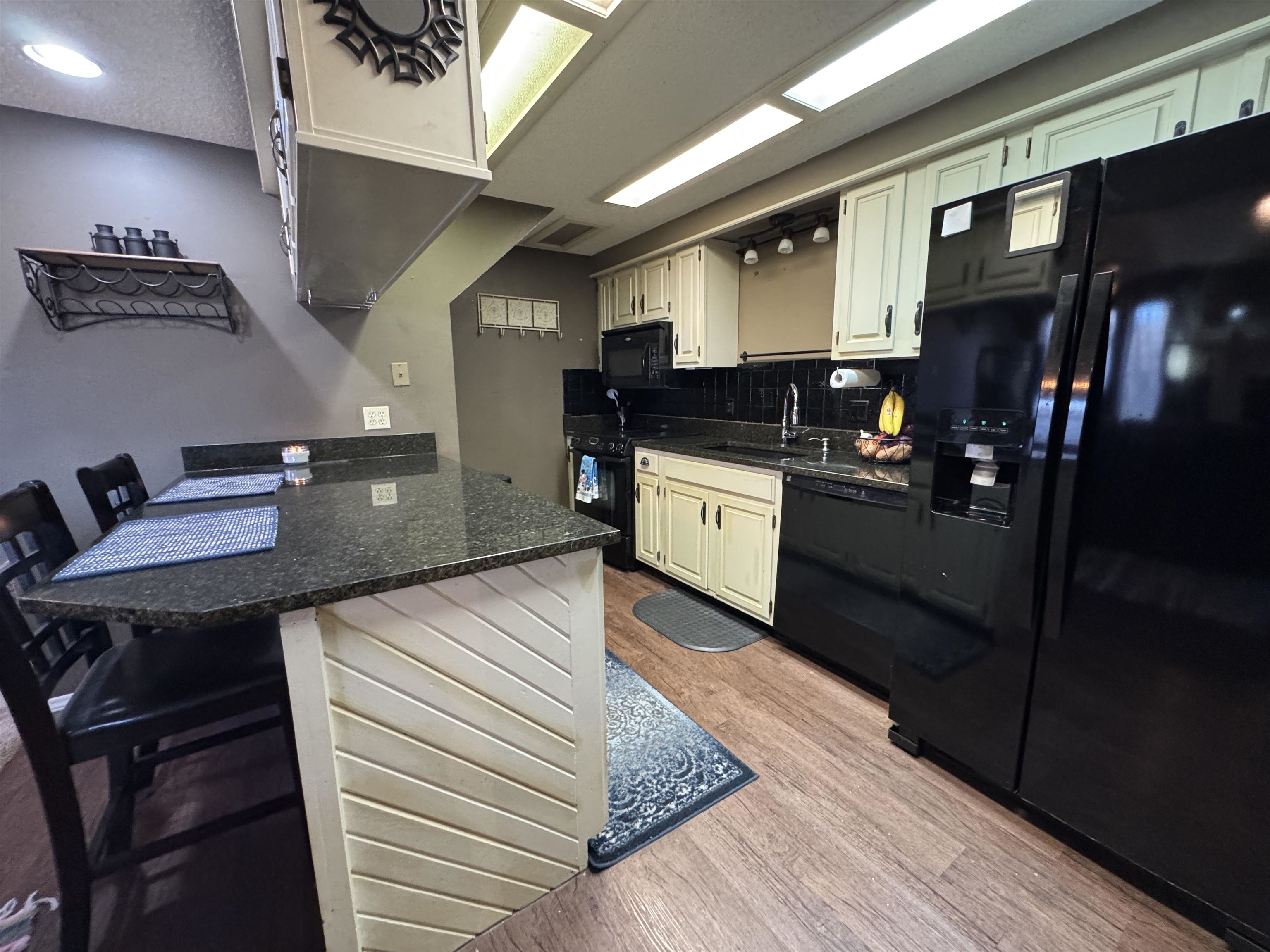 2421 S Yellowstone St