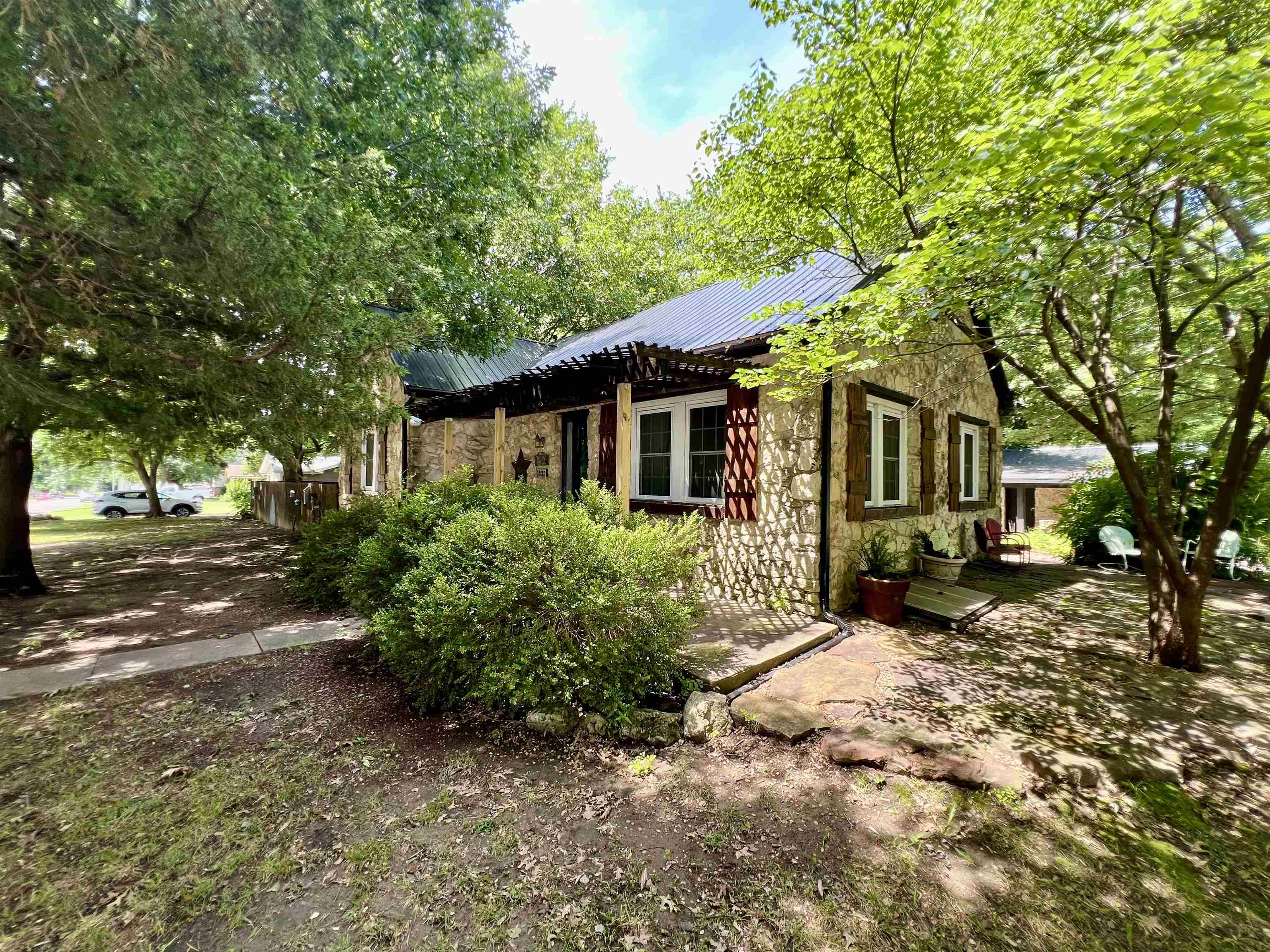 1825 N 9th
