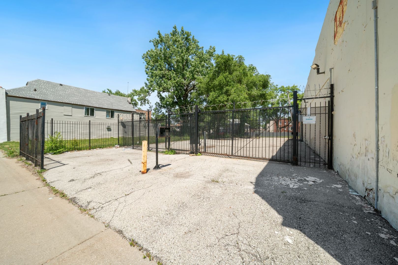6059 S Ashland Avenue