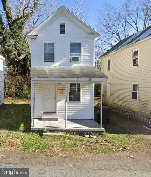 818 Ctr St  
