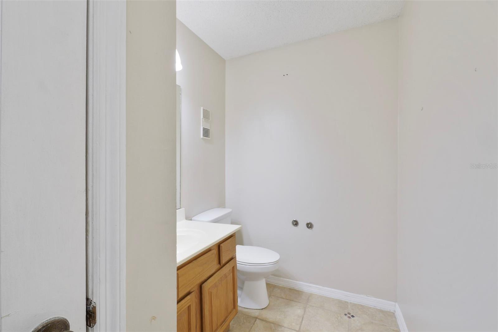 1412 Oak Place J