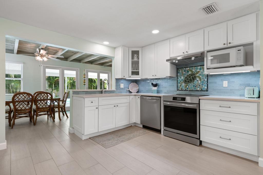 406 Bay Palms Drive