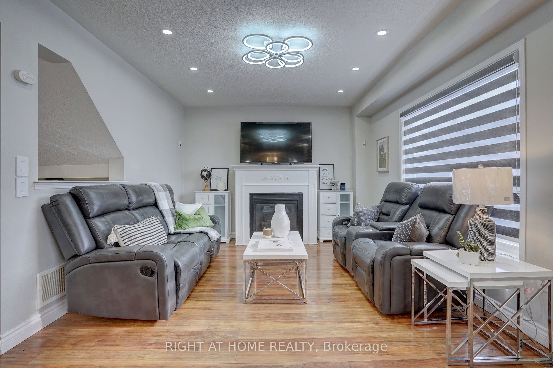 1087 Beneford Rd