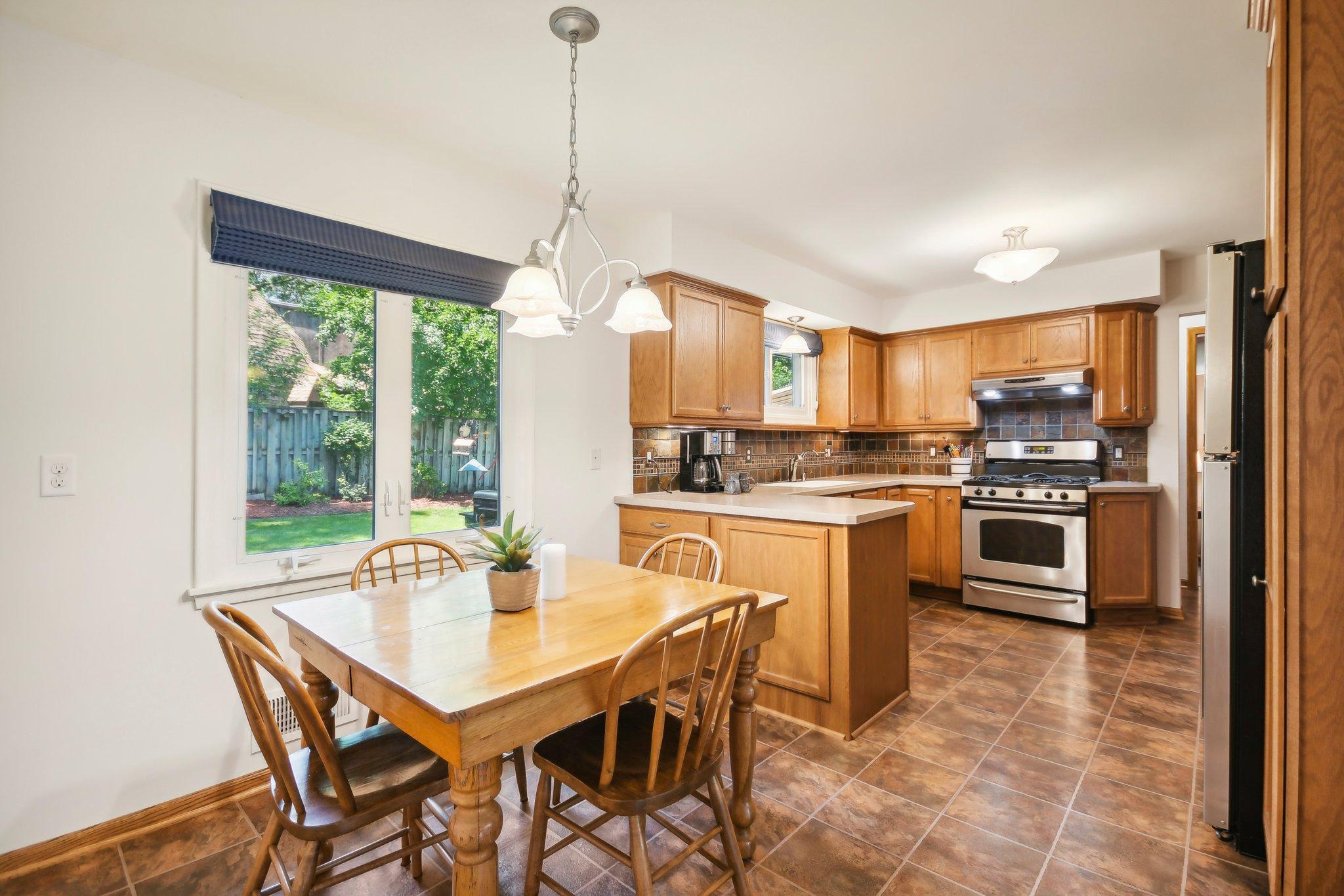 5445 Lakeview Avenue