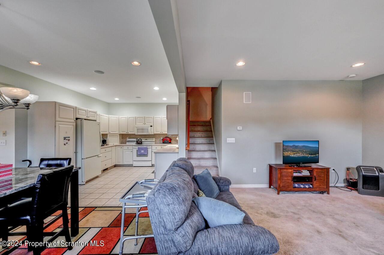 64 Parkland Drive Bldg 31