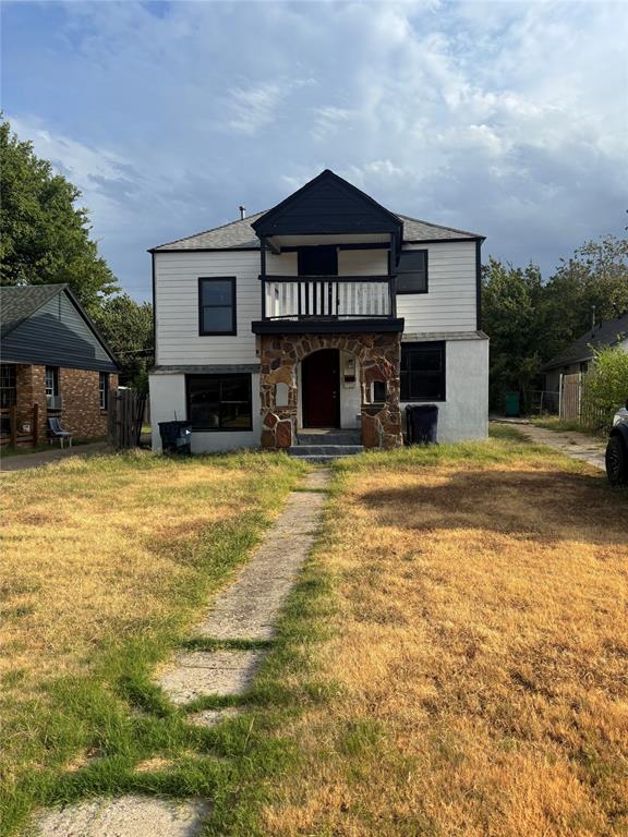 Spacious 1,653 sq ft home with classic 1938 character and stucco exterior in Central OKC! Featuring central HVAC, a sprawling lot, and a flexible floor plan with multi-family potential, 3517 NW 17th St is packed with value. Ideal for owner-occupants seeking extra space or savvy investors looking for prime rental potential near downtown OKC. Convenient location, great layout, and boundless potential.