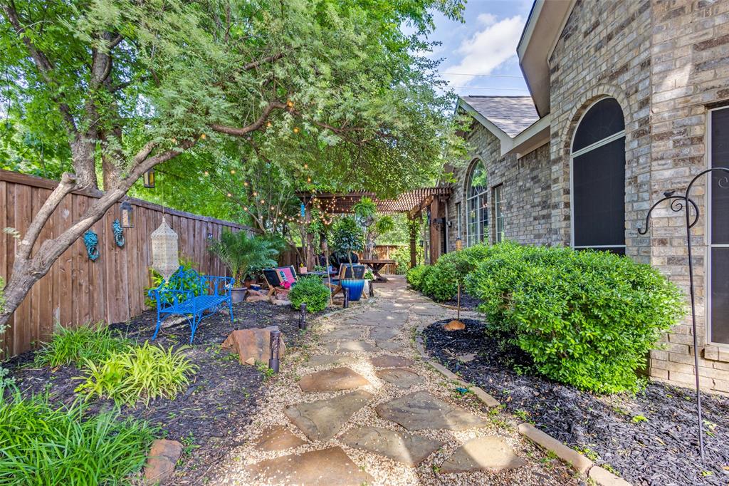 5000 Stonecrest Drive