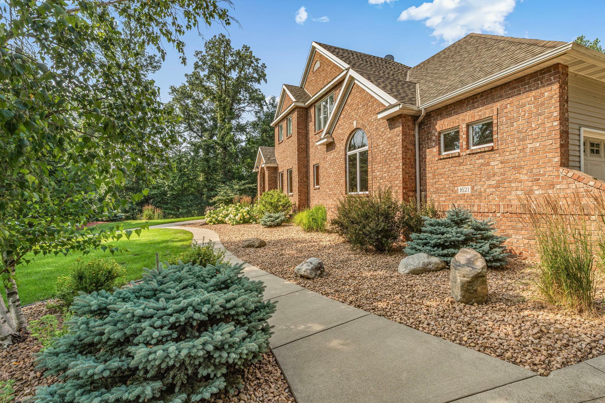 1621 Blackberry Circle
