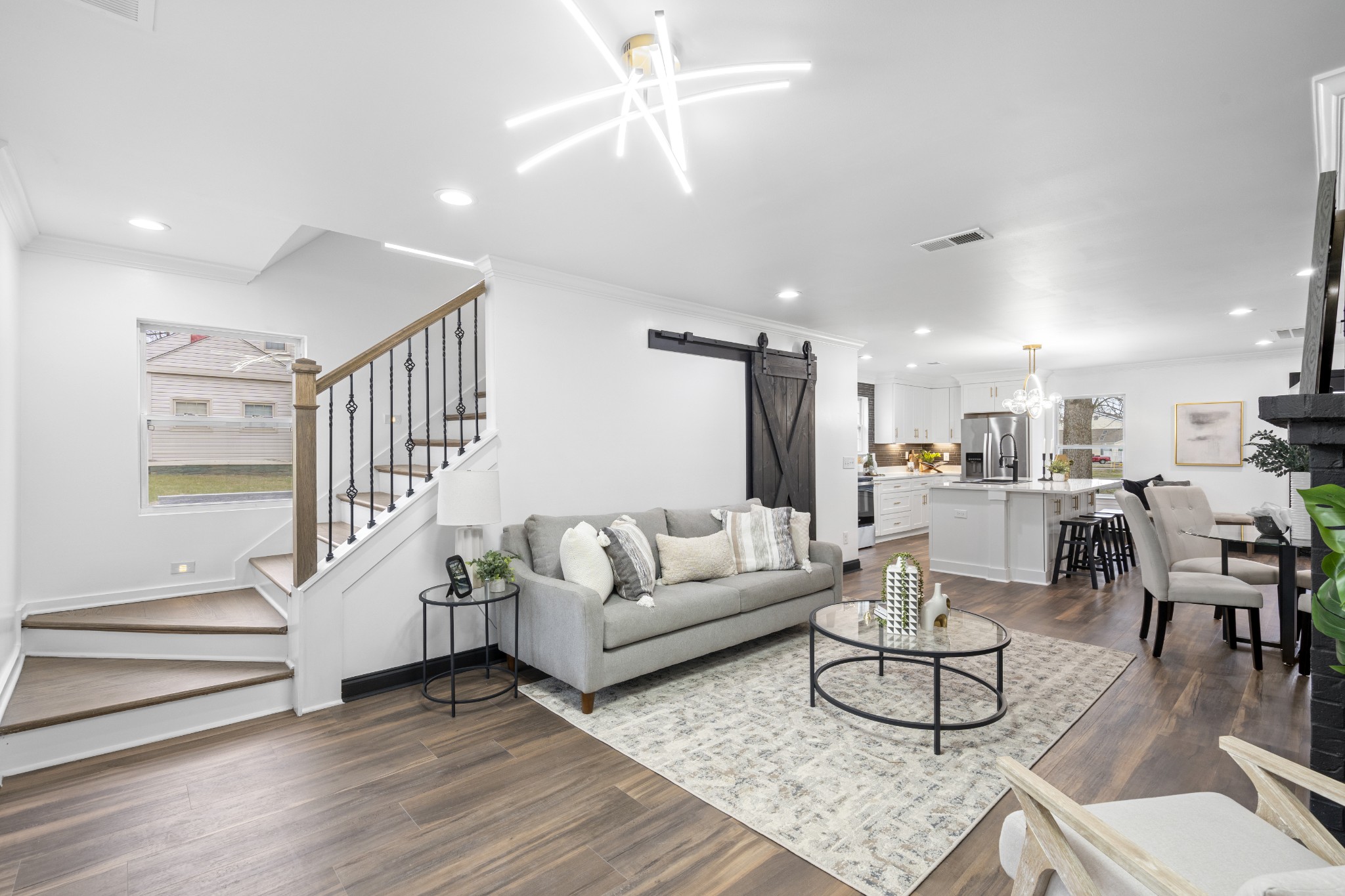 220 Chamberlain Dr — sold