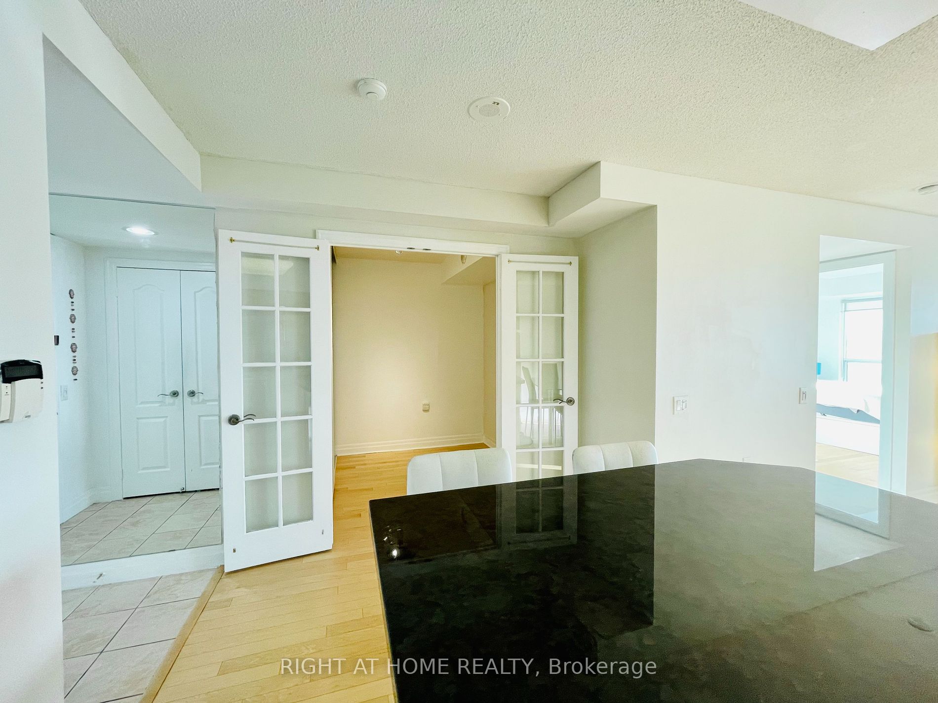 21 Hillcrest Ave 1007