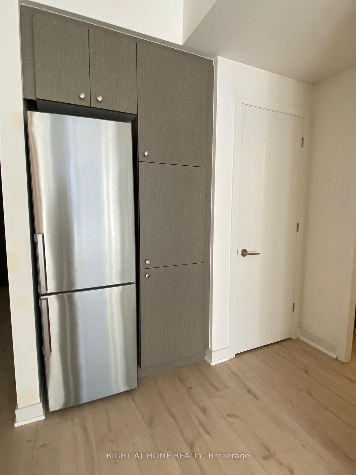 9 Tecumseth St 812