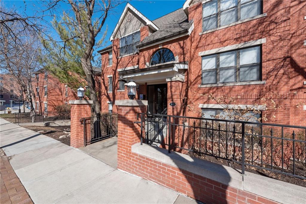 905 Washington Street 103