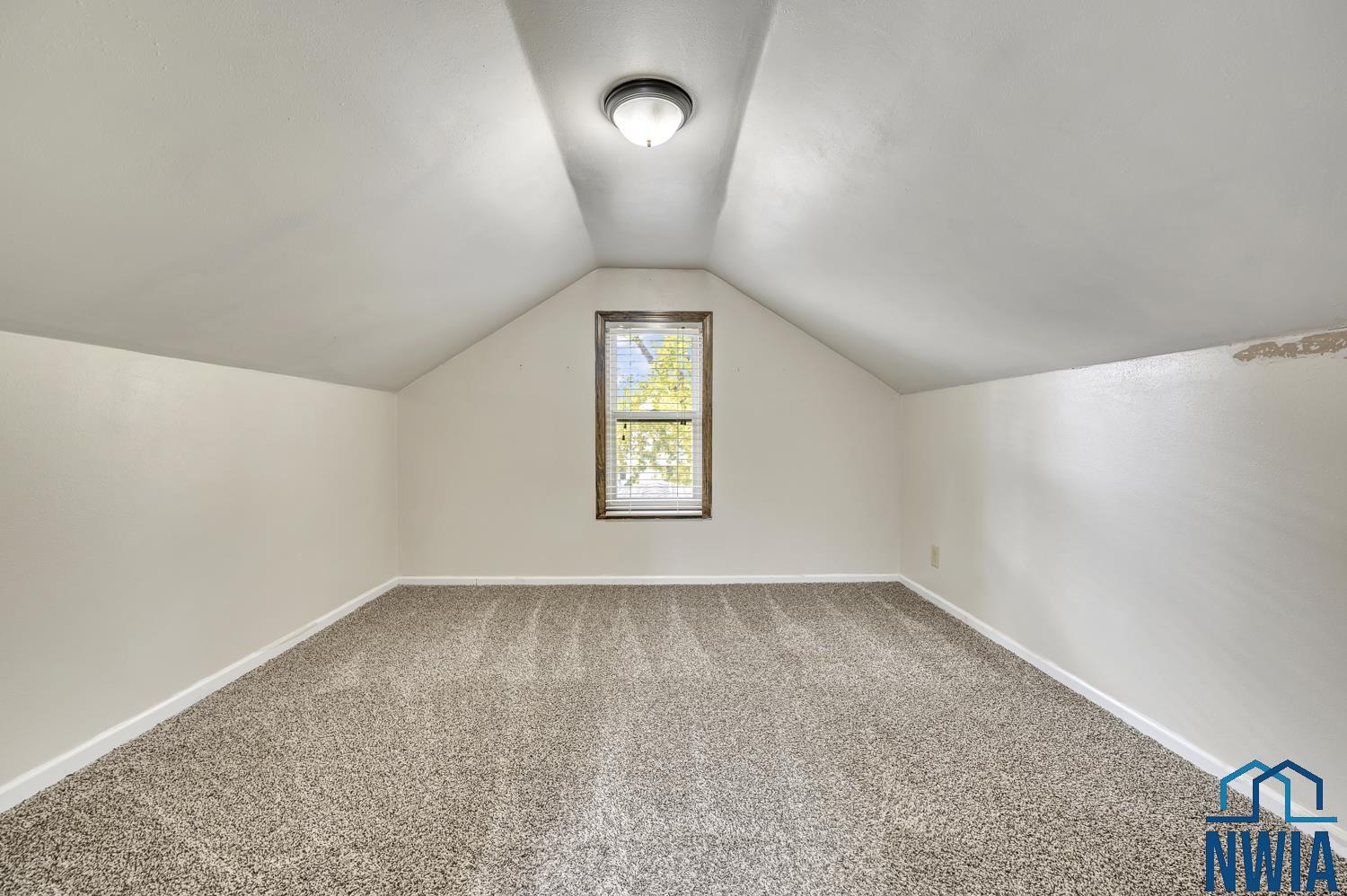 607 Albany Avenue Ne