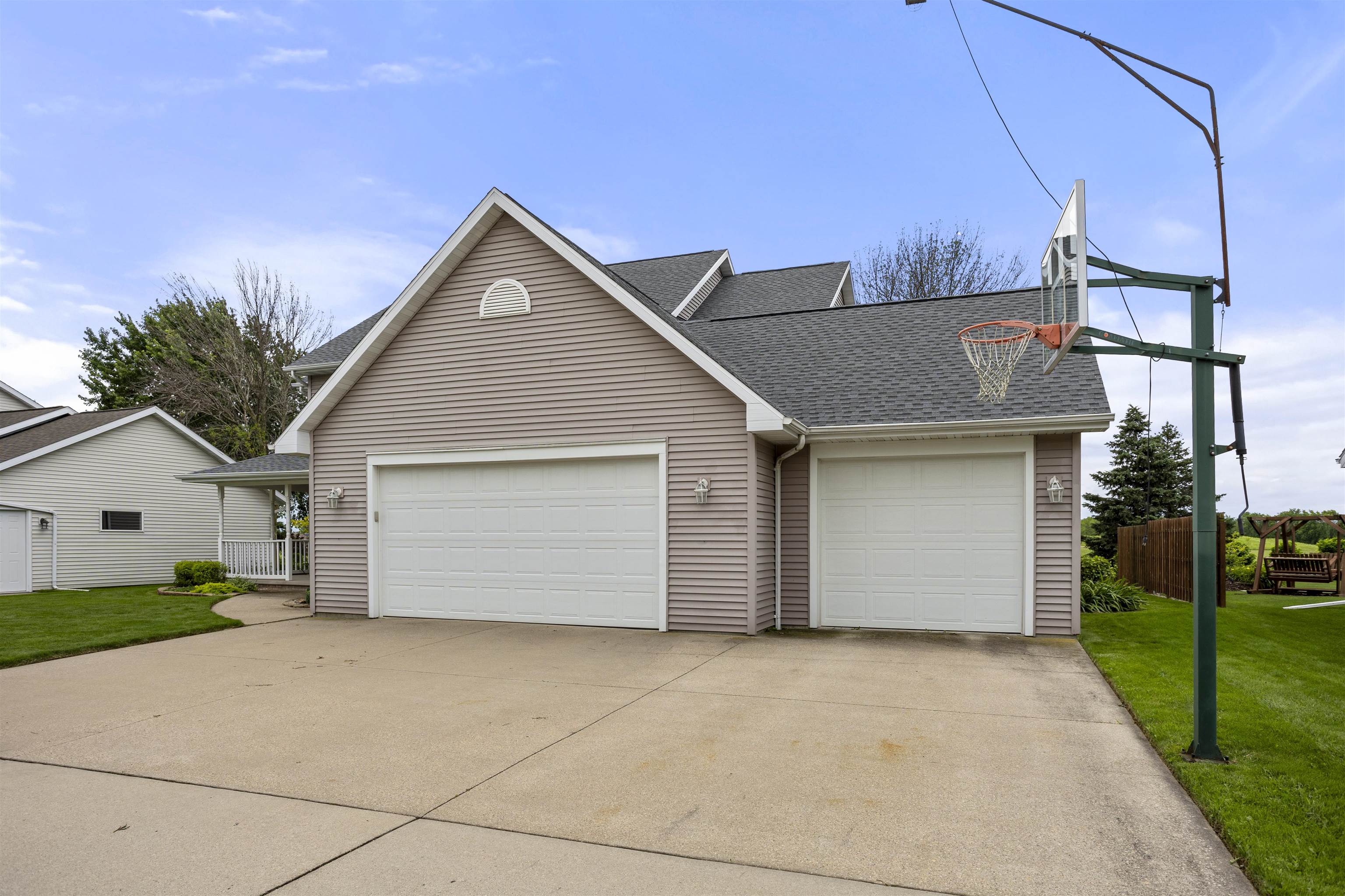 1501 E WYNDMERE Drive