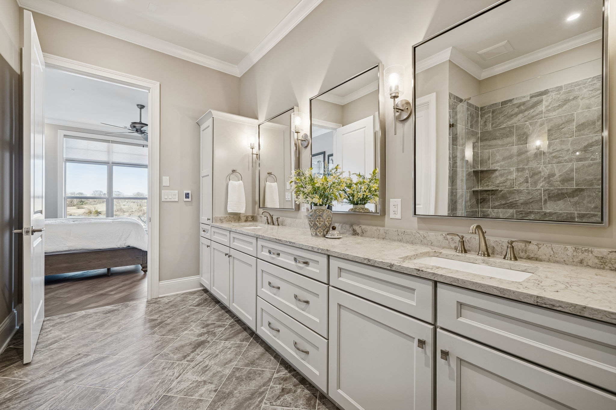 1024 Club View Dr D202