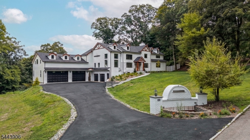 180 Roundtop Rd