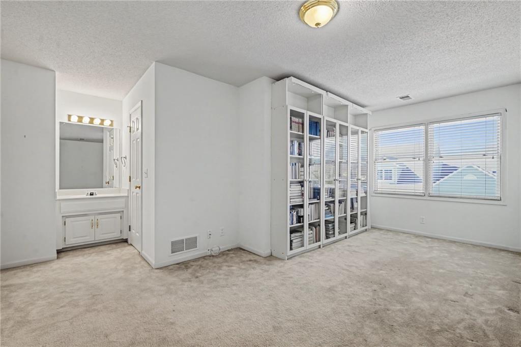 6817 W 156th Terrace