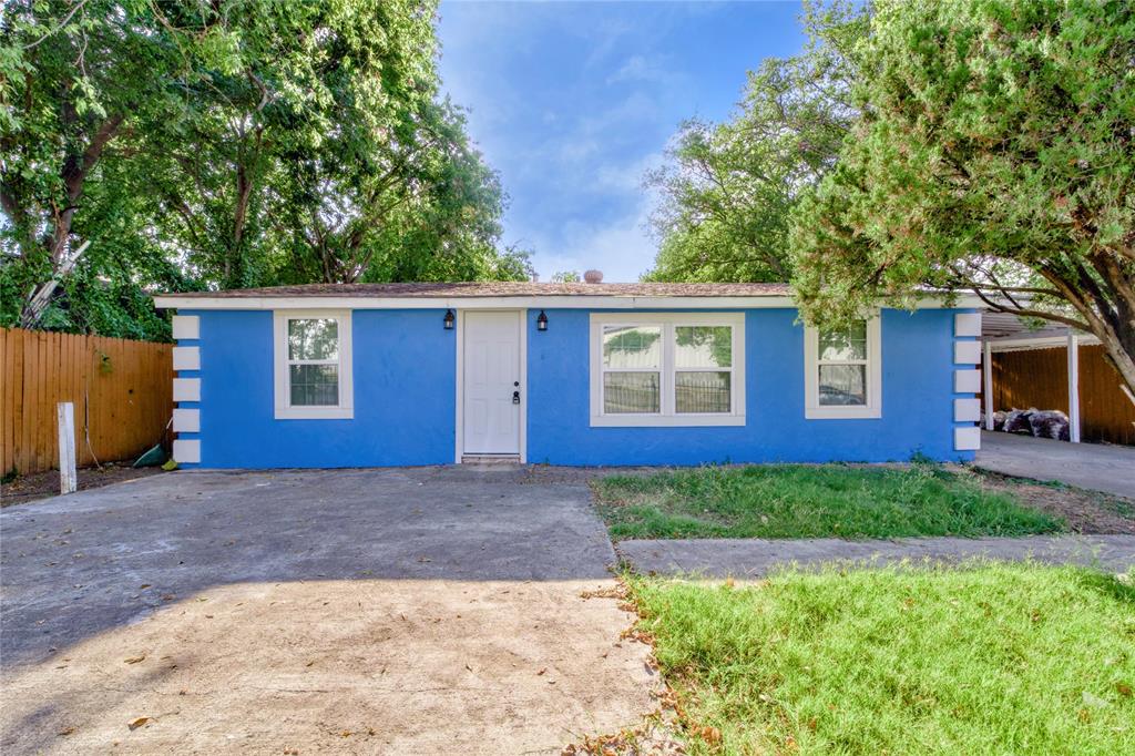 Charming and fully updated home in the heart of Fort Worth! This vibrant 3-bedroom, 1-bath residence features fresh interior and exterior paint, a modern kitchen with granite countertops, sleek white cabinets, black hardware, and a gas range. The spacious living area boasts glossy marble-look tile floors, recessed lighting, and abundant natural light. The bathroom showcases striking floor-to-ceiling designer tile for a spa-like feel. Bedrooms offer warm wood-look flooring and ceiling fans for year-round comfort. Outside, enjoy a large fenced backyard, covered carport, and plenty of driveway parking. Conveniently located near schools, parks, shopping, and major highways—perfect for first-time buyers or investors!