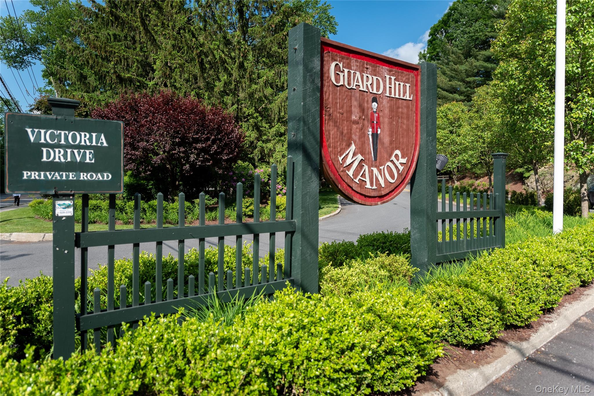 Meticulous 2 bedroom Regent model townhouse in sought after Guard Hill Manor. Living room with fireplace, dining room with sliding glass doors to the deck. Updated appliances in eat-in kitchen. Powder room in front hall. 2 bedrooms with 2 full bathrooms on second. Convenient laundry on second floor.
Great location! Pool, tennis court, tot lot and sport court. Close to town, train, highways.